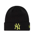 New Era League Essentials Cuff Beanie NY Yankees Bere Black